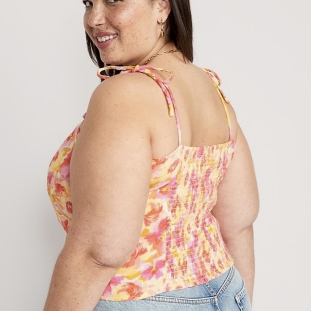 Fitted Linen-Blend Crop Top - Picture 2 of 7